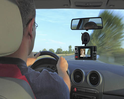 Camera hành trình chính hãng đem tới cho bạn những hành trình lái xe an toàn tuyệt đối