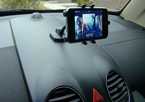 camera hành trình là trang bị an toàn cần có trên ô tô